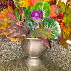 Fall-themed Flowers Decor